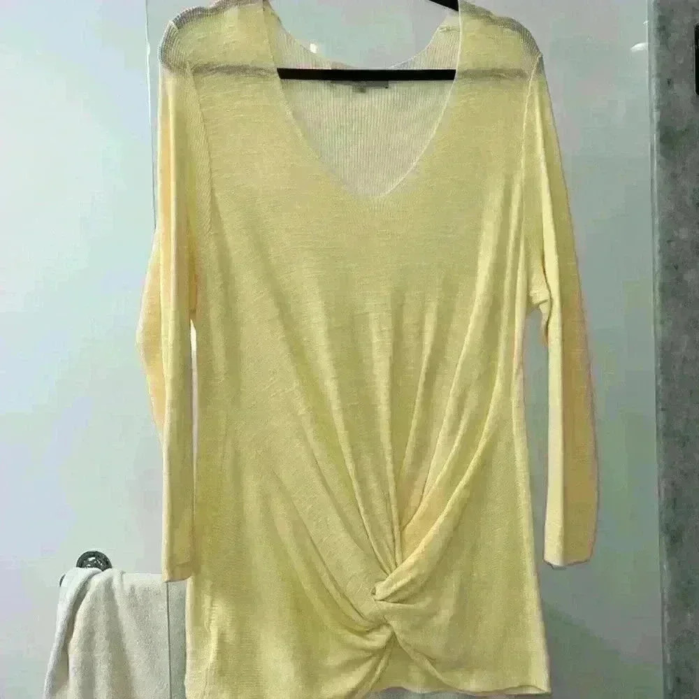 Loft sweater twist front